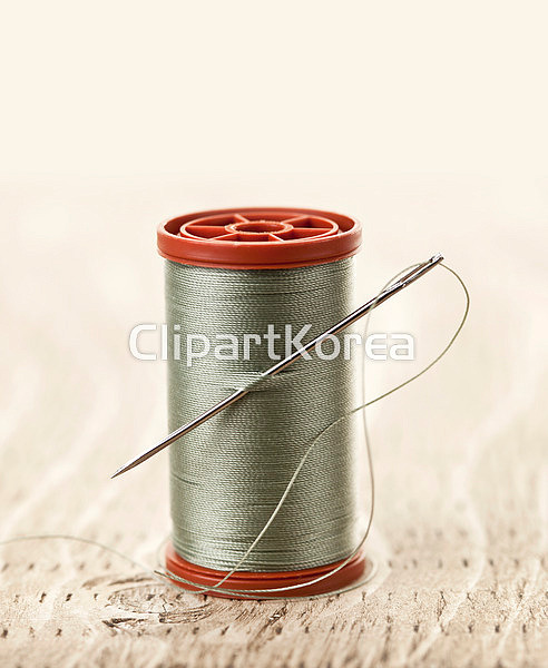 해외작가포토 - 클립아트코리아 :: 통로이미지(주) 1,__적합한콘텐츠,공예,금속,끈,날카로움,바느질,바늘,베이지,세부,실,실패[실],재단,초록색... 