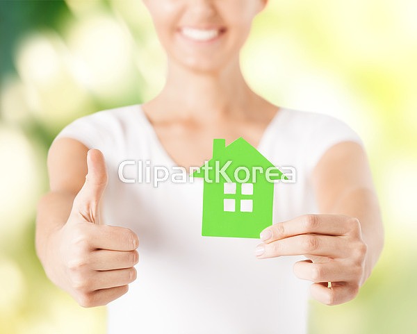 보여주기,보호,사람,손,시스템,심벌,에너지,여자,자연,작음,잡기,재료,재산,전기에너지,절약,종이,주택,초록색,친절,친환경,컨셉,클로즈업,환경,힘