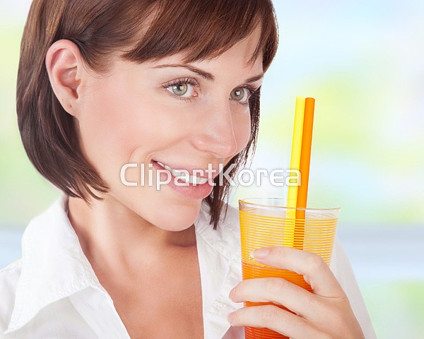 실내,아름다움,아침,어른,얼굴,여자,열정,요리,웃음,웰빙,음료,음식,잡기,젊음,주방,주스,주택,컵,클로즈업,편안함,포트레이트,해외포토,행복,활력