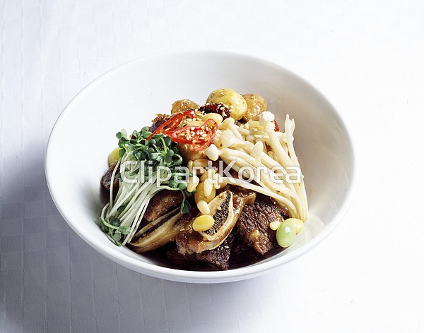 통로이미지(주) __적합한콘텐츠,갈비,고추,무순,사람없음,상차림,스튜디오,식기류,실내,양념갈비,오브젝트,요리,음식,잠,팽이,한식[음식],흰그릇