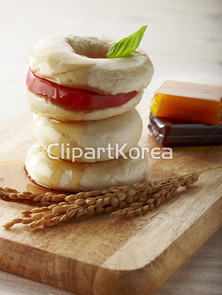 국내작가포토 - 클립아트코리아 :: 통로이미지(주) __적합한콘텐츠,간식,고해상,도마,베이글,빵,사람없음,스튜디오,실내,쌓기,음식,이삭