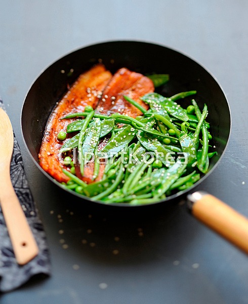 해외작가포토 - 클립아트코리아 :: 통로이미지(주) 구이,동양음식,소테,아시아,완두콩,요리,웍,육류,전통,주메뉴,참깨,콩,해외포토,향신료