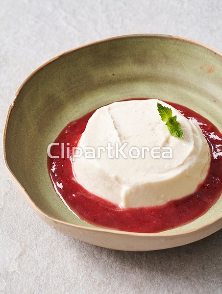 건강,계절,달콤함,도약,디저트,딸기,락토프리,레시피,무스,봄,봄요리,비건,사람없음,소스,스튜디오,실내,에그리스,요리,웰빙,음식,차가움,채식주의... 